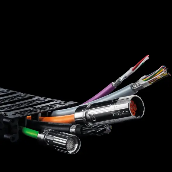 Drag Chain System consisting of a drag chain and pre-assembled cables from HELU