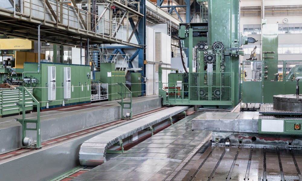 Industriel testmaskine til måling af kabelbelastning og ydeevne.