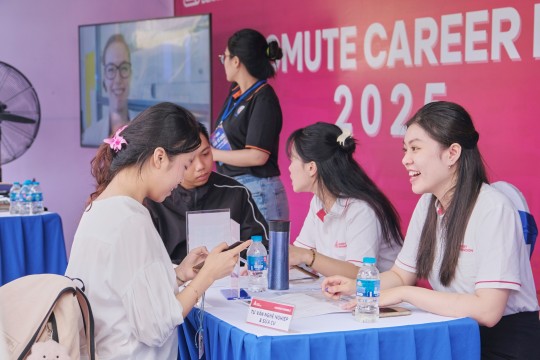 Tư vấn, phỏng vấn tại HCMUTE Career Fair 2025