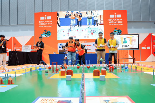 Các đội thi MERC 2025 tranh tài 3