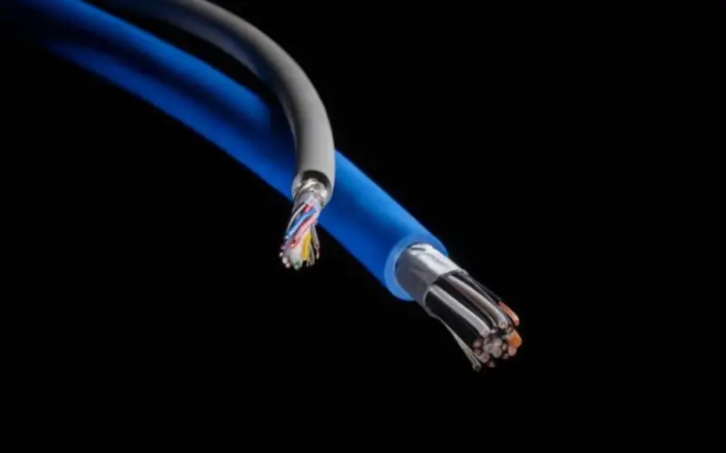 Cáp dữ liệu và máy tính HELUKABEL