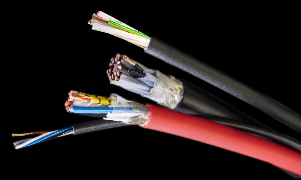 Robot cables are like the nervous system of the entire production line — reliably carrying power, signals, and data through tens of millions of repeated motion cycles 