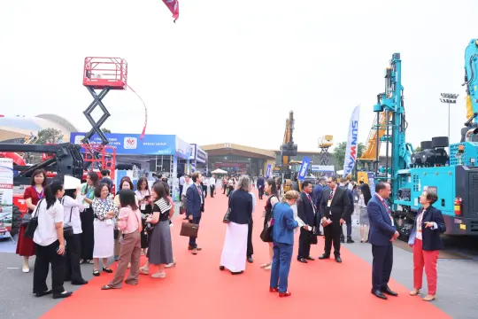 Trưng bày ngoài trời tại Triển lãm Mining Vietnam 2026