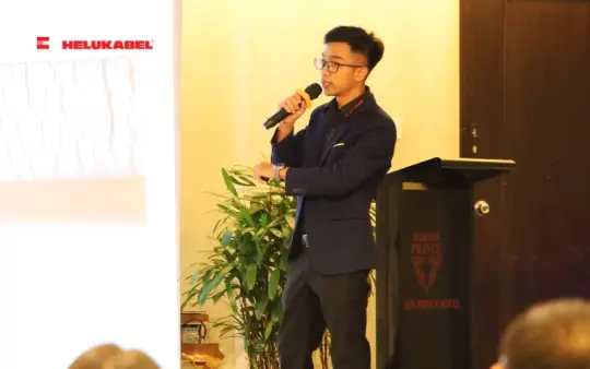 Mr. Duong Manh Ha, Sales Engineer of HELUKABEL Vietnam presented at the conference.