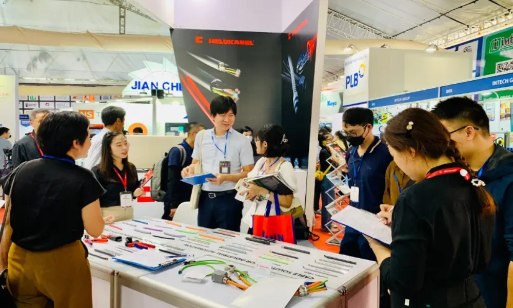 Many visitors join us at our booth