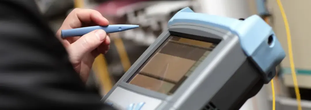 Optical Time-Domain Reflectometer (OTDR)