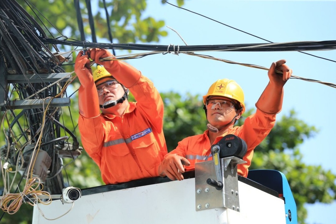 National electricity consumption exceeded 1 billion kWh/day for the first time