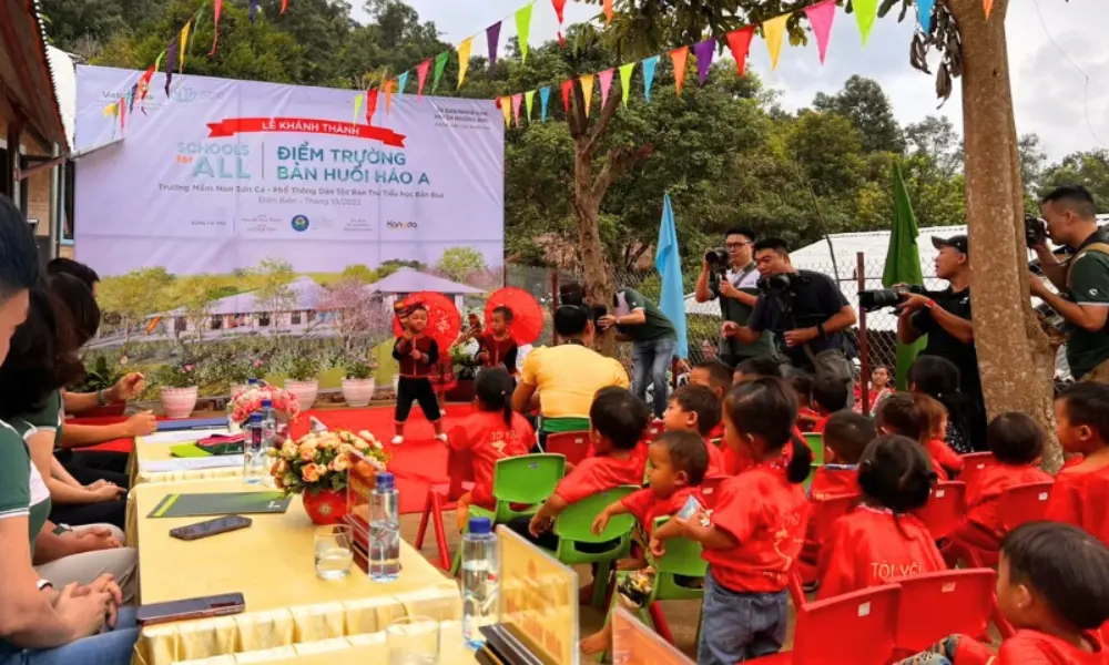 Inauguration ceremony of Huoi Hoa A school in Dien Bien province.