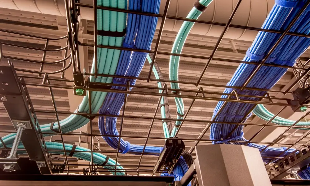 Các loại cáp mạng LAN có băng thông vượt trội phù hợp truyền dữ liệu trong trung tâm dữ liệu và mạng truyền thông công nghiệp hiện đại