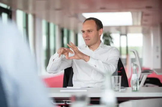 Robotics, a key industry: experts discuss trends, opportunities and challenges