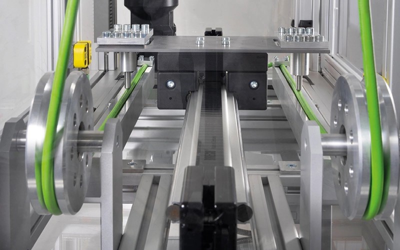 Kink and Abrasion Tests in Testing Laboratories in Windsbach