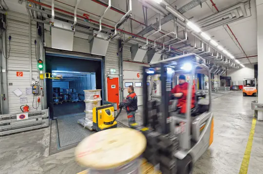 Shipping with forklift