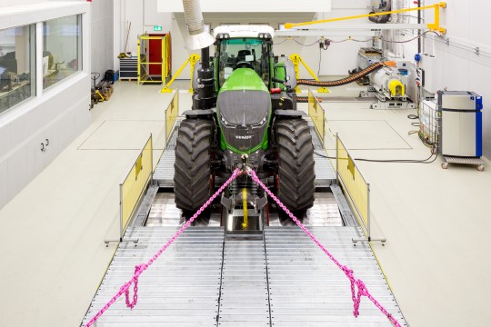 Thử nghiệm với chiếc máy cày