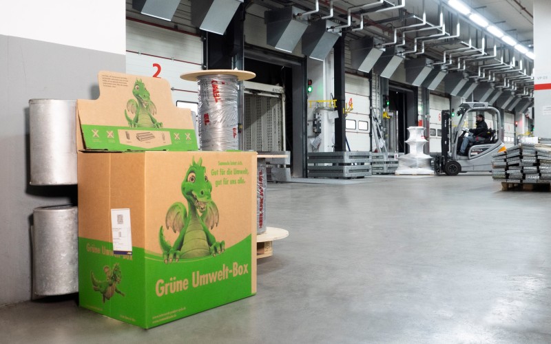Sammelbehälter im Warenausgang von HELUKABEL