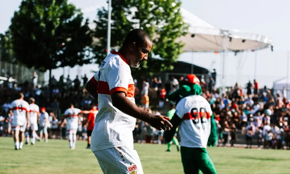 Die VfB-Legenden um Cacau schickten die HELUKABEL-Auswahl mit 12:1 vom Platz.