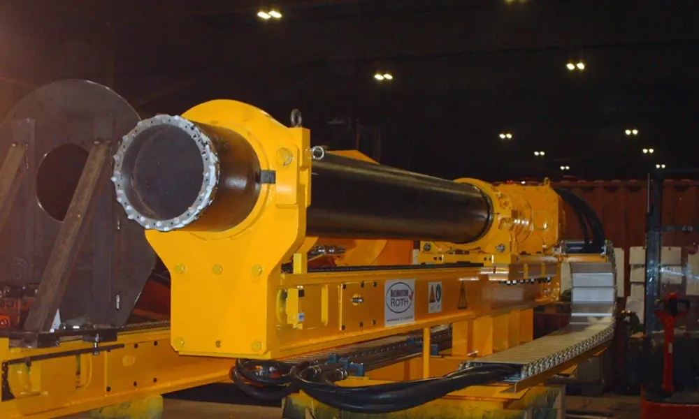 Machine with steel drag chain from Helukabel