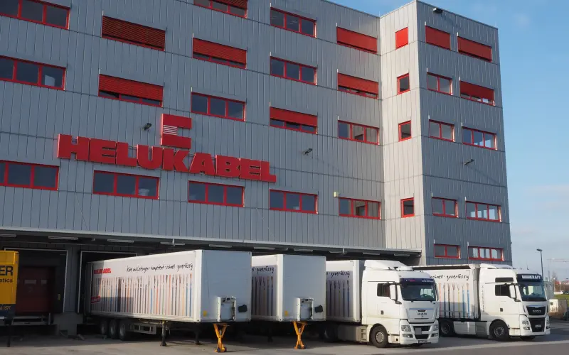 Laderampen bei HELU am Logistikzentrum