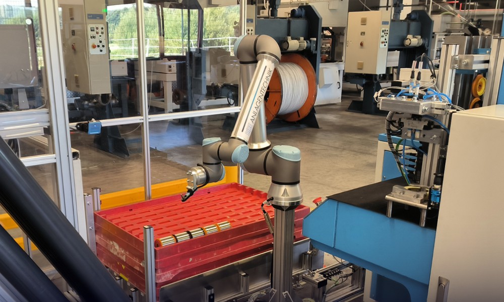 Cobot Roboter im Werk Windsbach