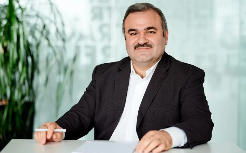 Ömer Durak at the table