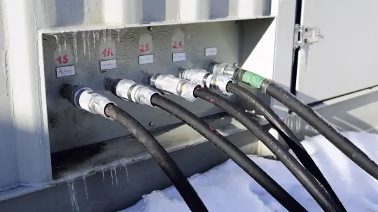 Nahaufnahme Kabelanschlüsse