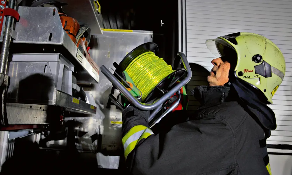 Fire engines are normally ﬁtted with one to three cable drums. (©Ralf Kreuels)