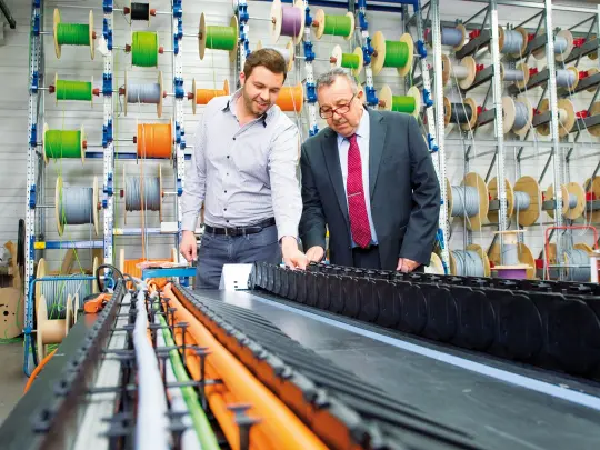 Sebastian Eisele und Rainer Maier an der schleppkette