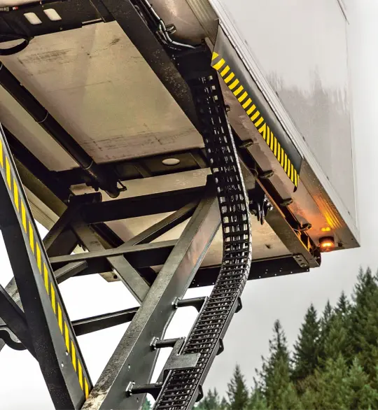 Special cable underneath the lift truck