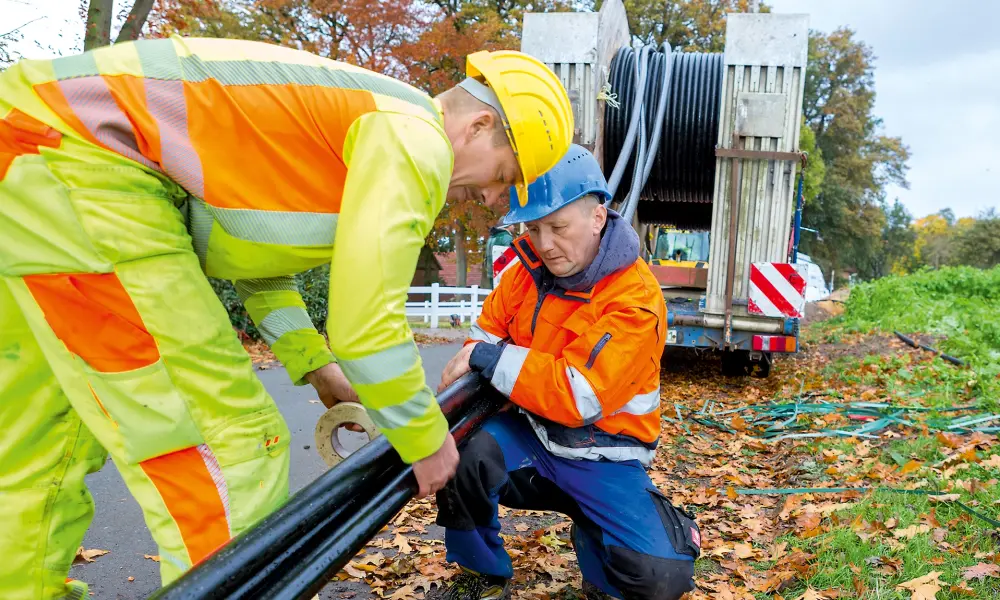 medium-voltage cables lay into the ground