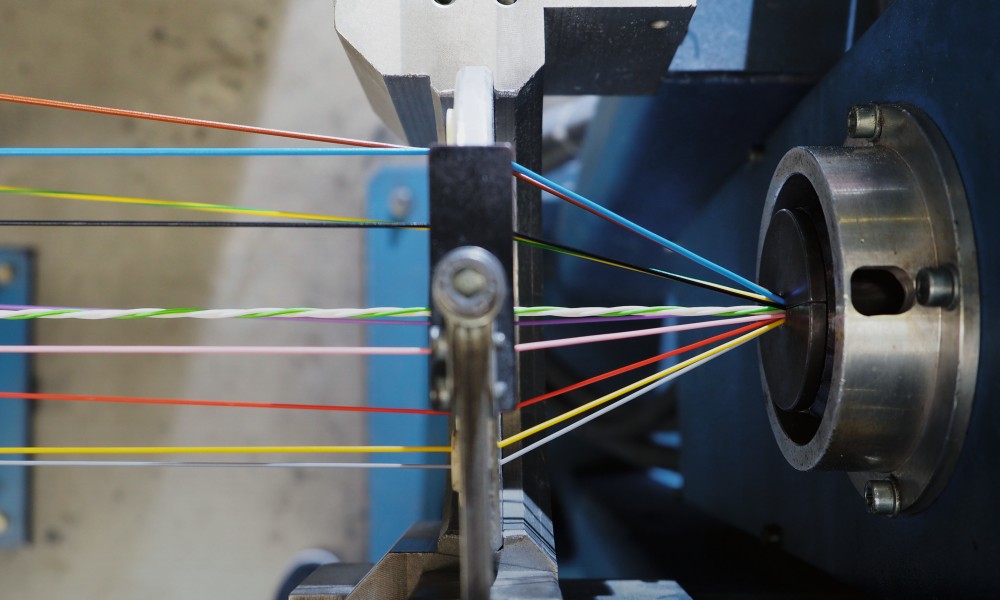 Quá trình xoắn dây trong nhà máy sản xuất của HELUKABEL